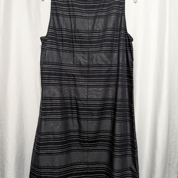 Women's Loft Sleeveless Dress - Picture 2 of 10